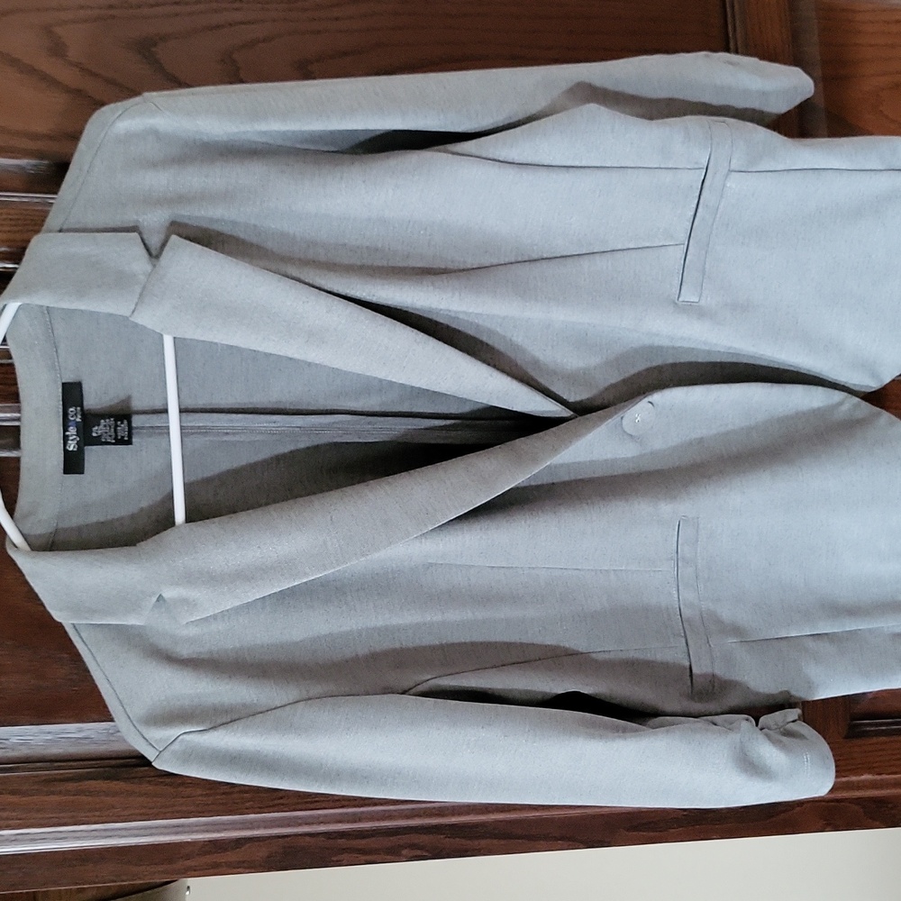 STYLE & Co light weight blazer w/3/4 length sleeves, 1 button, size pl